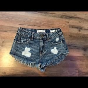 Distressed Bullhead High Rise Jean Shorts. Size 1